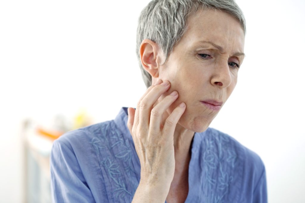 Lady With Jaw Pain,SIGNS OF FAILING DENTAL IMPLANTS​